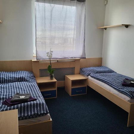 Sporthotel Vestec Buitenkant foto