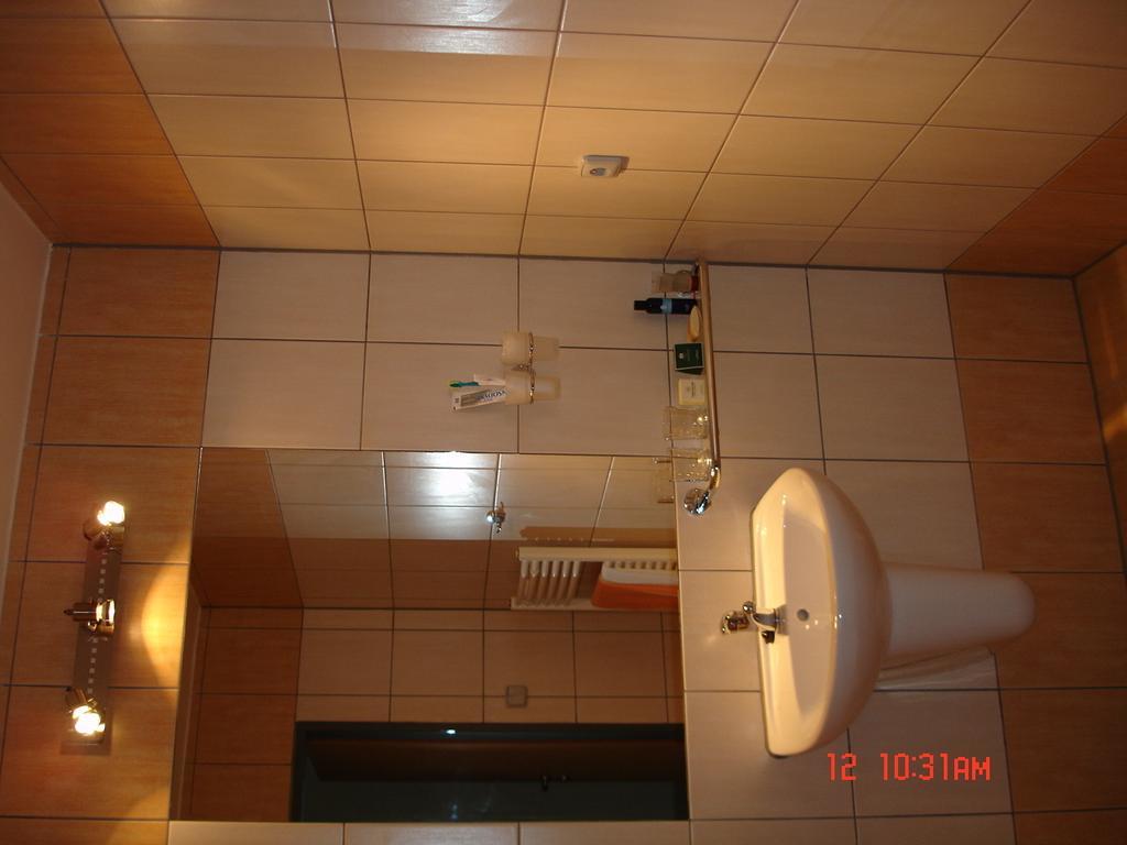 Sporthotel Vestec Buitenkant foto