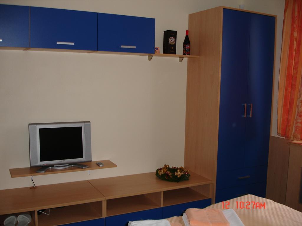 Sporthotel Vestec Buitenkant foto