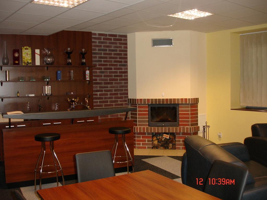 Sporthotel Vestec Buitenkant foto