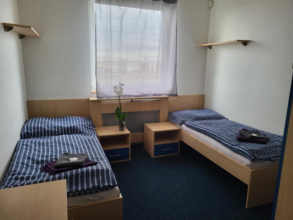Sporthotel Vestec Buitenkant foto